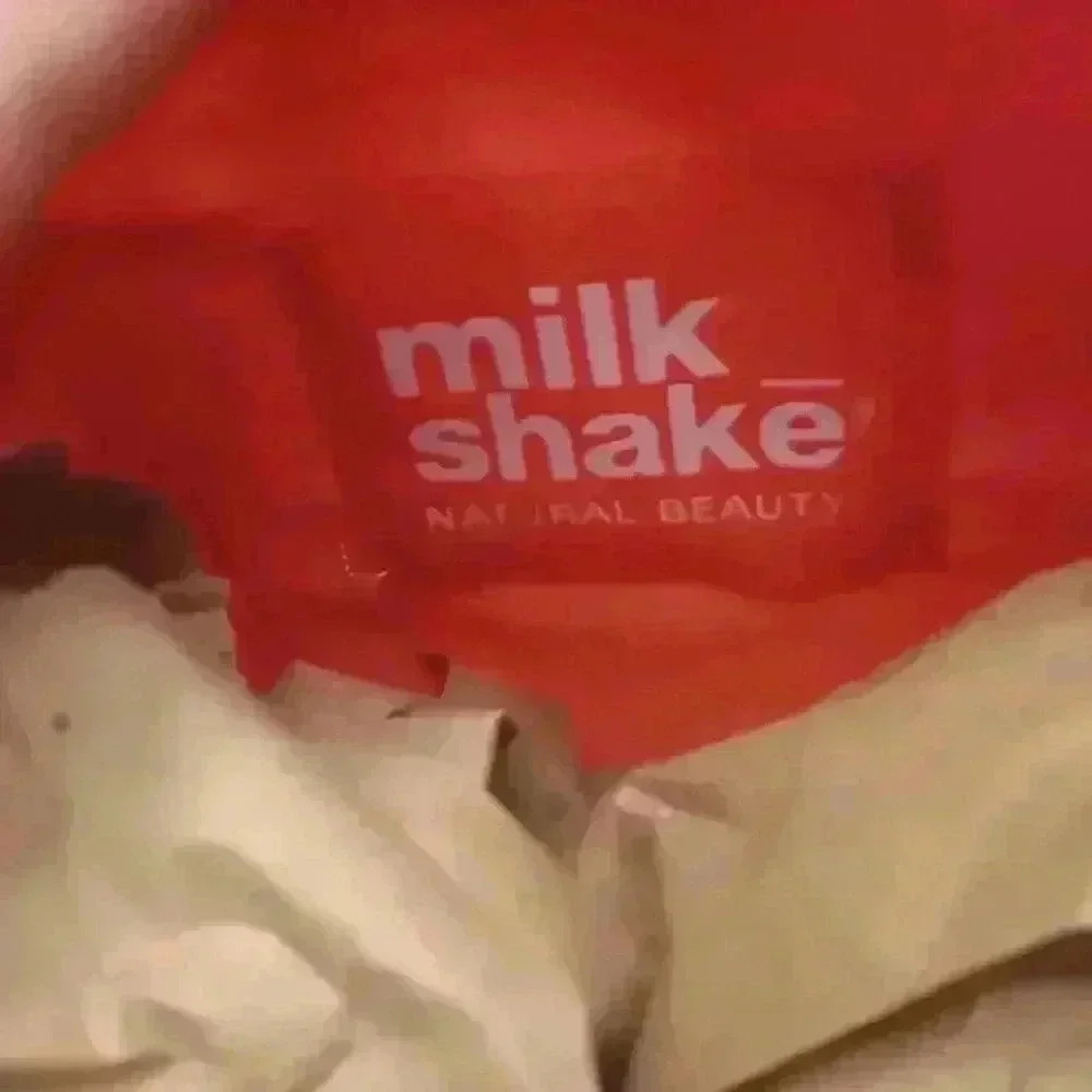 New! Milkshake haircair cosmetics bag Red or pink - Picture 3 of 5